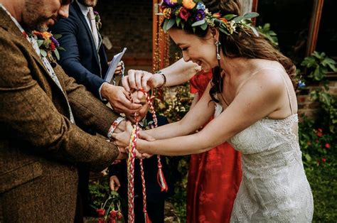 A step-by-step guide to conducting a Pafan handfasting ceremony